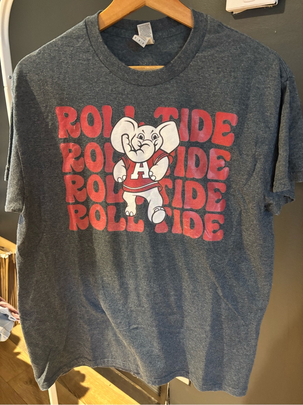 Gildan Heather Gray Graphic 'Roll Tide' Elephant Tee with Red Print